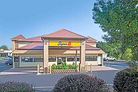 Super 8 by Wyndham Suwanee hotel detail image 1