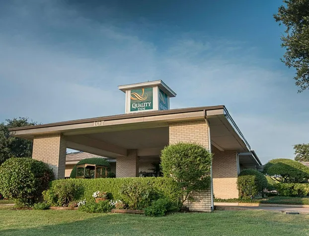 Quality Inn Ennis hotel detail image 1