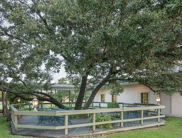 Quality Inn Ennis hotel detail image 4