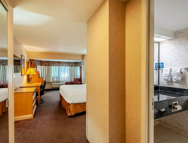 Red Lion Hotel Rosslyn Iwo Jima hotel detail image 3