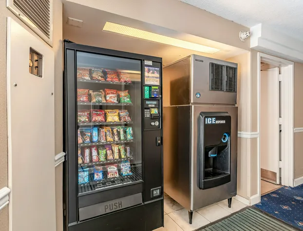 Red Lion Hotel Rosslyn Iwo Jima hotel detail image 1