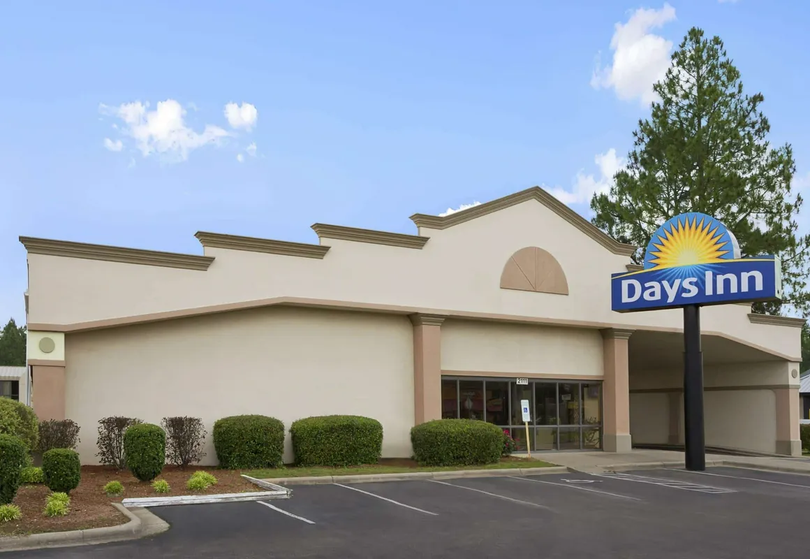 Days Inn by Wyndham Fayetteville-South/I-95 Exit 49 hotel hero