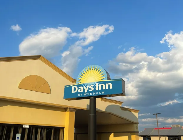 Days Inn by Wyndham Fayetteville-South/I-95 Exit 49 hotel detail image 1