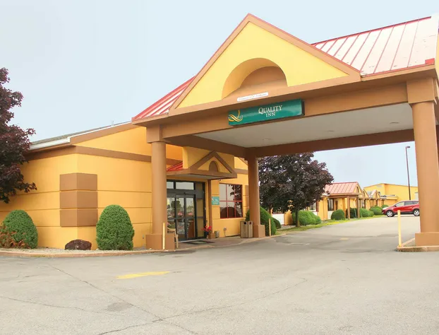 Quality Inn Buffalo Airport hotel detail image 4