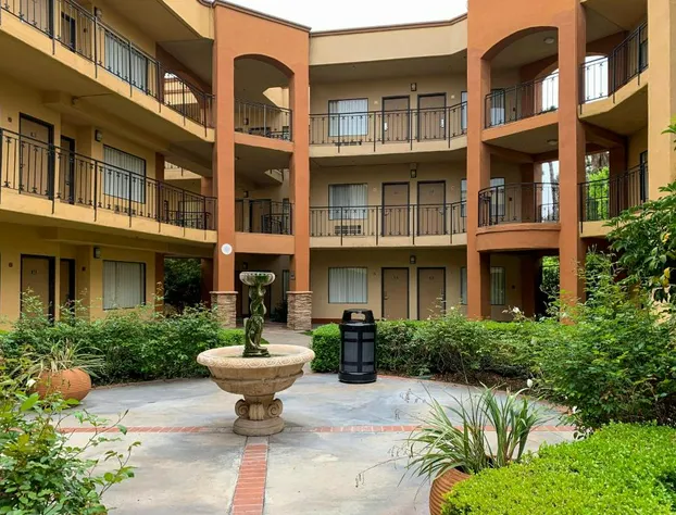 MainStay Suites John Wayne Airport by Choice Hotels hotel detail image 2