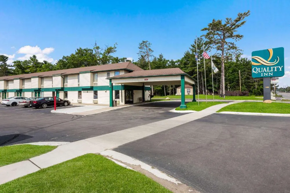 Quality Inn Traverse City hotel hero