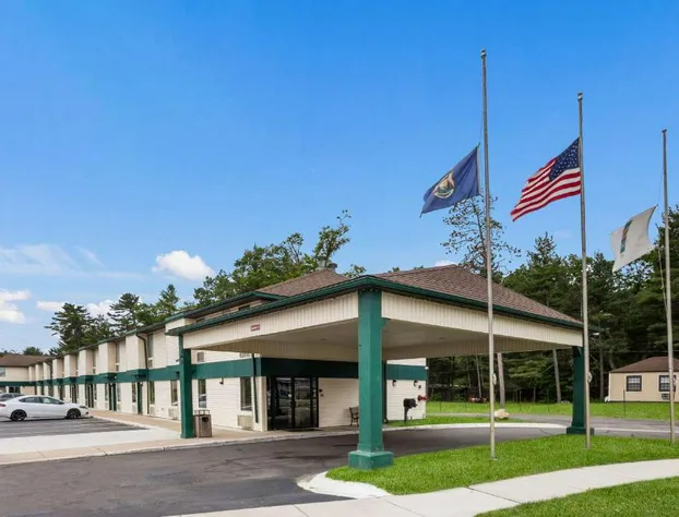 Quality Inn Traverse City hotel detail image 1