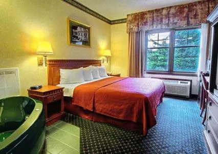 Econo Lodge Glens Falls / Lake George hotel detail image 2