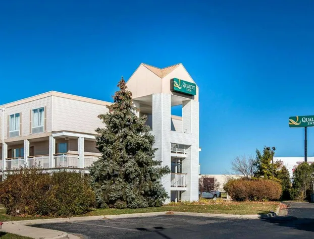Quality Inn Toledo Airport hotel detail image 2