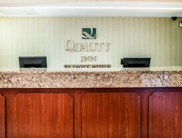 Quality Inn Toledo Airport hotel detail image 3