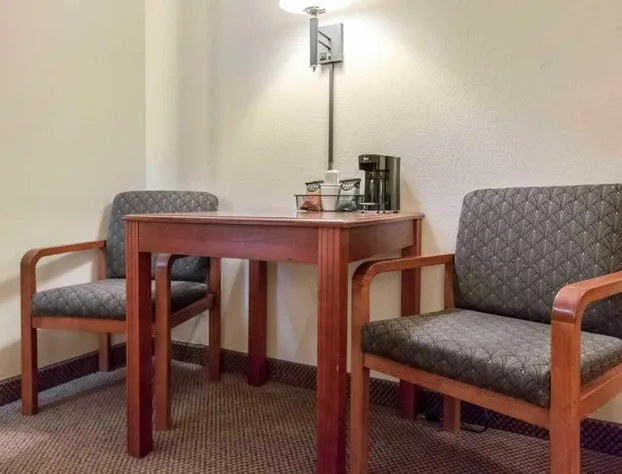 Baymont by Wyndham Port Wentworth hotel detail image 3