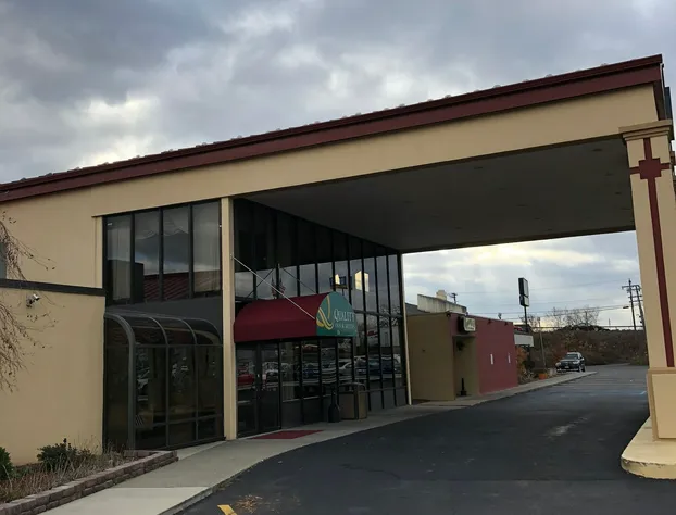 Quality Inn and Suites Kingston hotel detail image 1