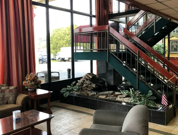 Quality Inn and Suites Kingston hotel detail image 4