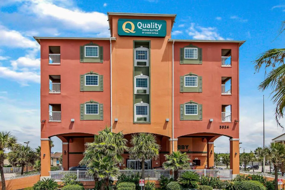 Quality Inn & Suites Galveston - Beachfront hotel hero