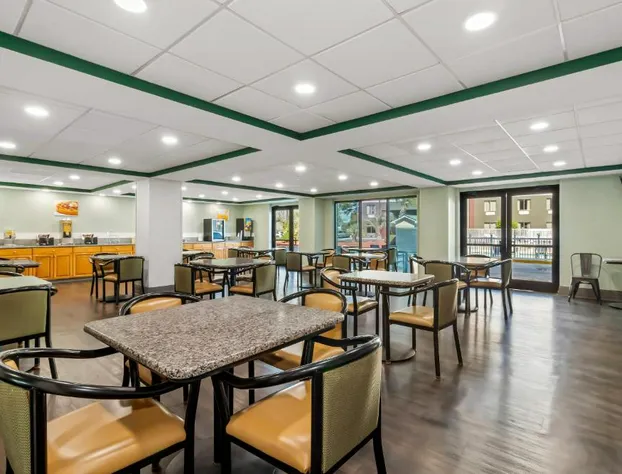 Quality Inn & Suites North Myrtle Beach hotel detail image 4