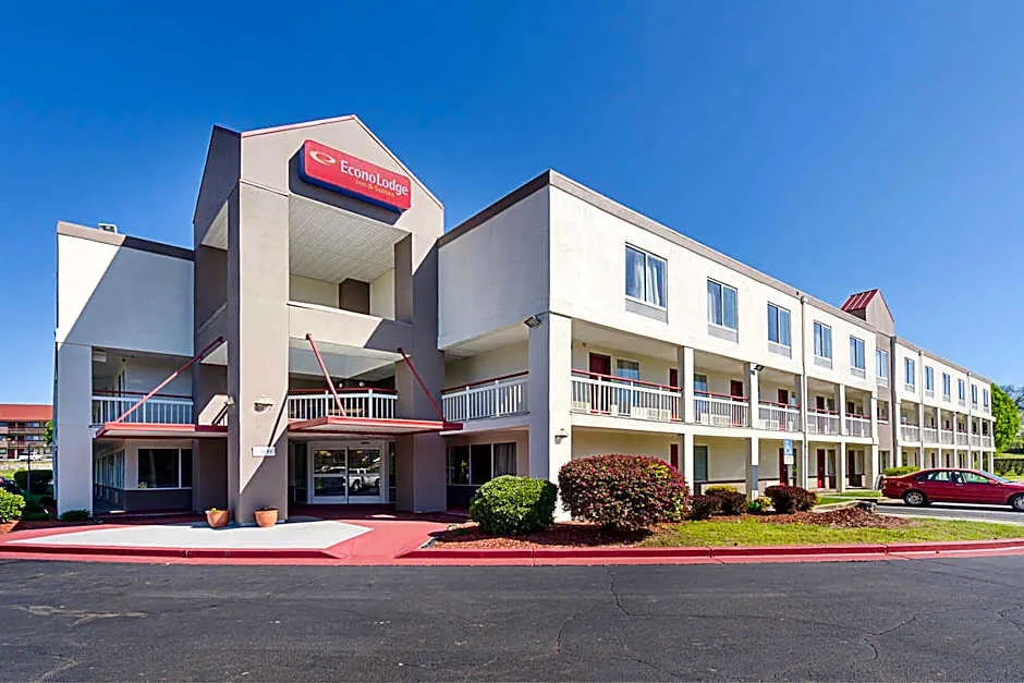 Econo Lodge Inn & Suites hotel hero
