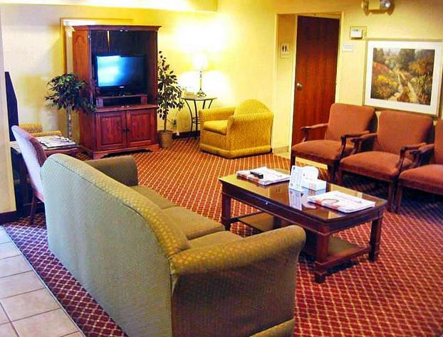 Econo Lodge Inn & Suites hotel detail image 1