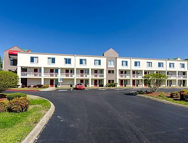 Econo Lodge Inn & Suites hotel detail image 4