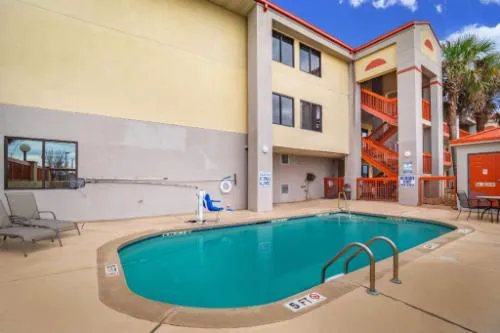 Quality Inn & Suites Ft. Jackson Maingate hotel detail image 3