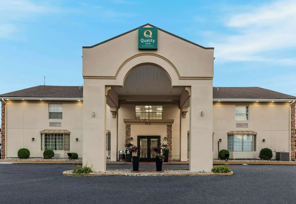 Quality Inn St. Louis Airport Hotel hotel hero