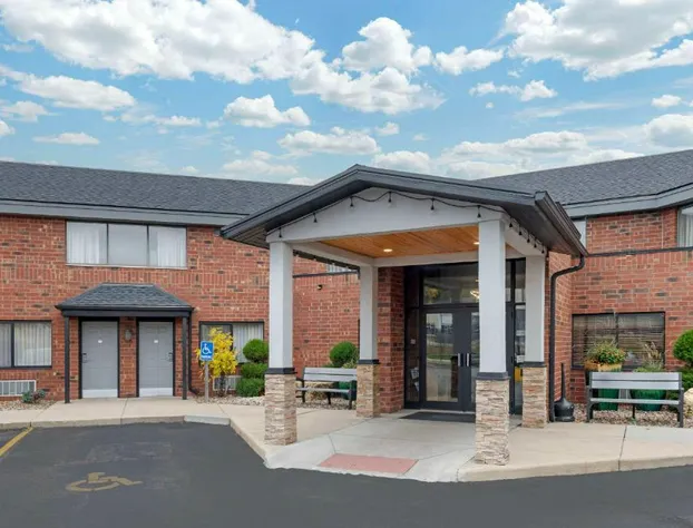 Quality Inn & Suites Mayo Clinic Area hotel detail image 1