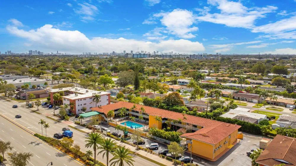 Quality Inn & Suites Airport/Cruise Port Hollywood hotel hero