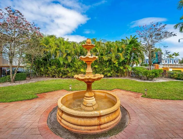 Quality Inn & Suites Airport/Cruise Port Hollywood hotel detail image 1