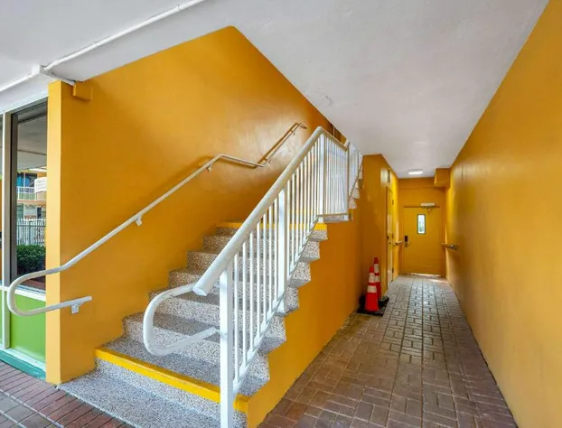 Quality Inn & Suites Airport/Cruise Port Hollywood hotel detail image 2