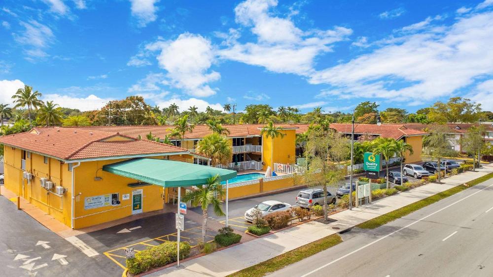Quality Inn & Suites Airport/Cruise Port Hollywood hotel hero