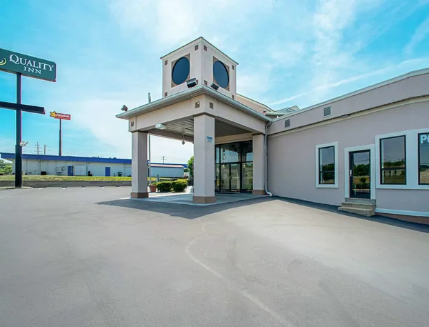 Quality Inn Near Six Flags St. Louis hotel detail image 1