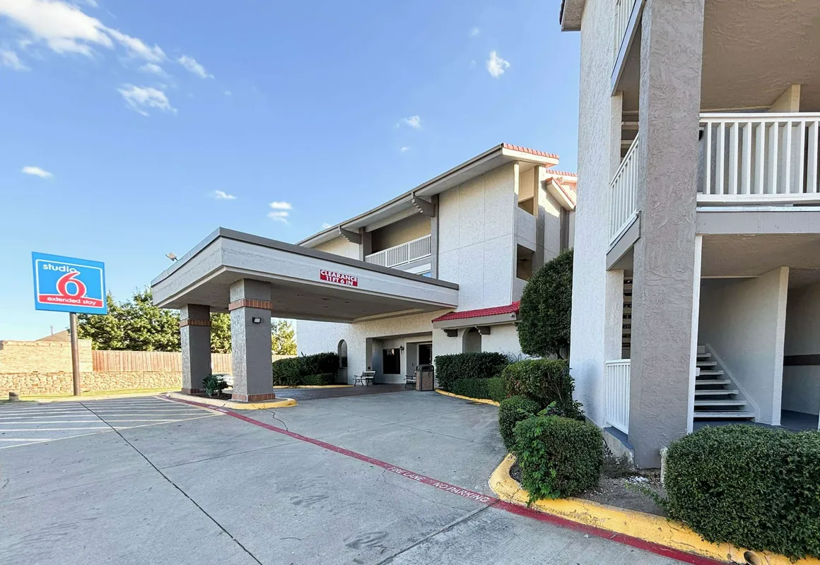 Studio 6 Irving, TX – DFW North hotel hero