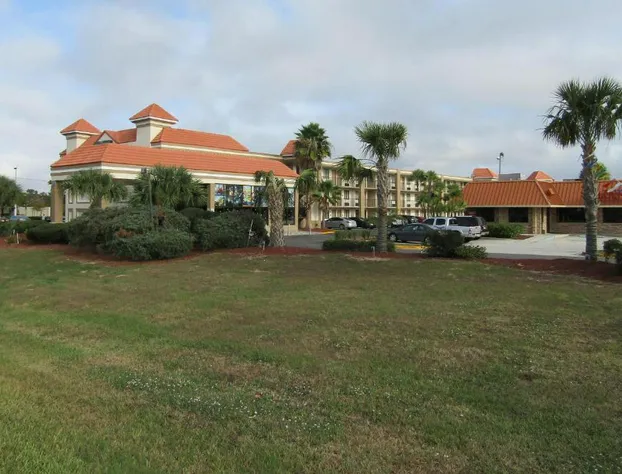 Quality Inn & Suites Kissimmee by The Lake hotel detail image 2