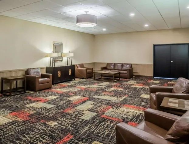 Ramada by Wyndham Grand Forks hotel detail image 3