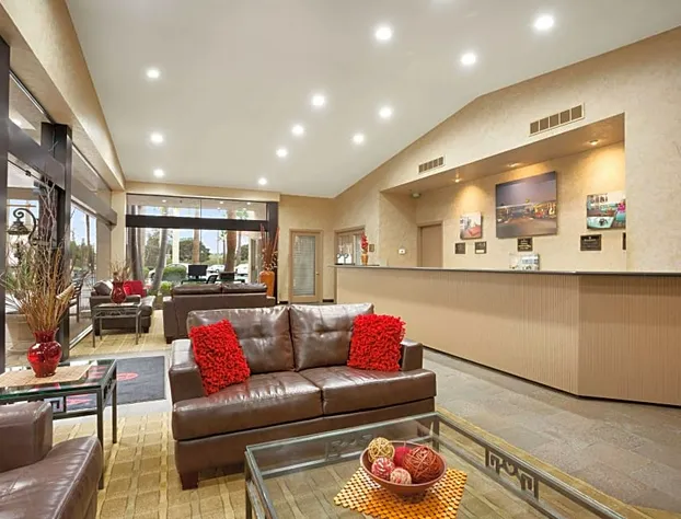 Ramada Conference Centr by Wyndham San Diego North hotel detail image 2