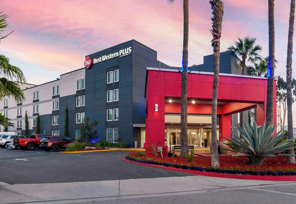 Best Western Plus Commerce Hotel hotel hero
