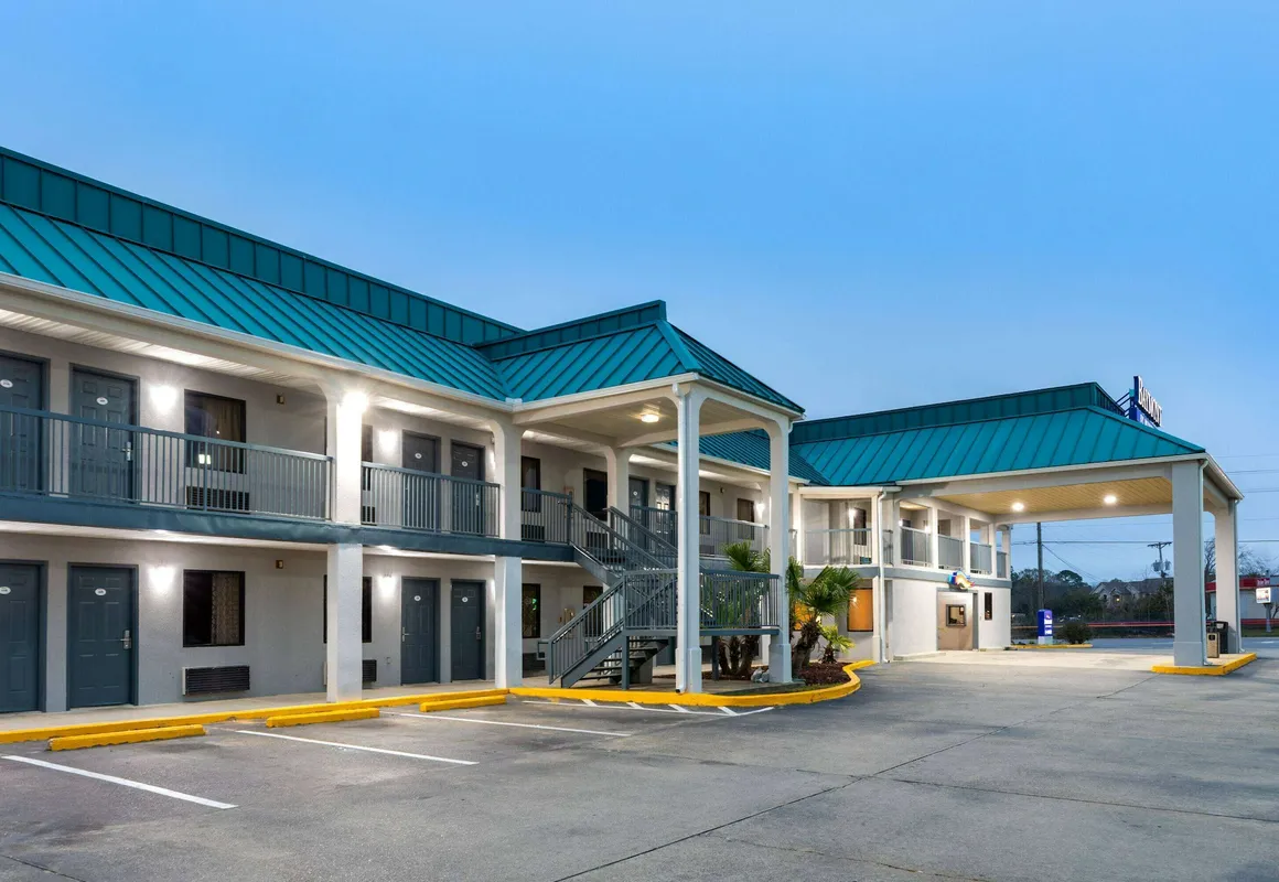 Baymont by Wyndham Biloxi/Ocean Springs hotel hero