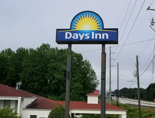 Days Inn by Wyndham Augusta / Fort Eisenhower hotel detail image 1