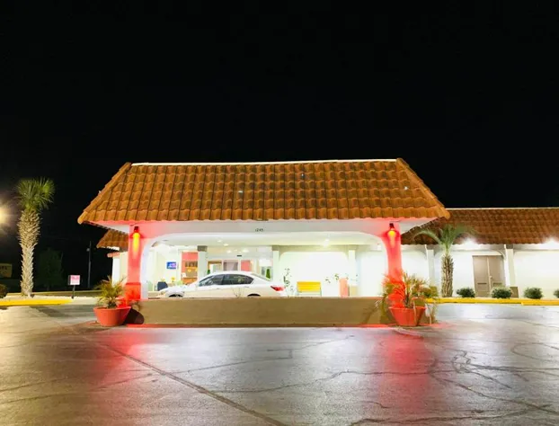 Ramada By Wyndham Walterboro hotel detail image 2