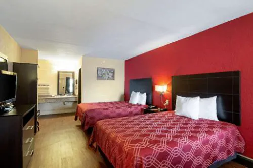 Econo Lodge Inn & Suites hotel detail image 3