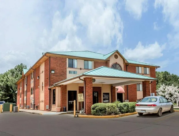 Quality Inn Pell City I-20 exit 158 hotel detail image 1