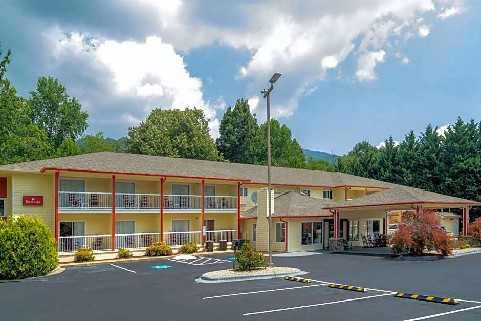 Ramada by Wyndham Maggie Valley hotel hero