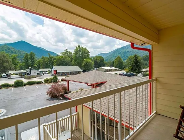 Ramada by Wyndham Maggie Valley hotel detail image 4