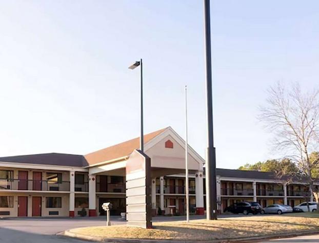 Days Inn by Wyndham Adairsville hotel detail image 1