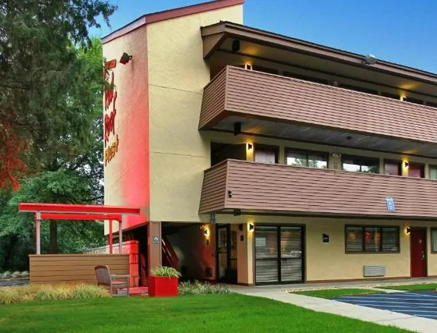 Red Roof Inn PLUS+ Atlanta - Buckhead hotel detail image 1