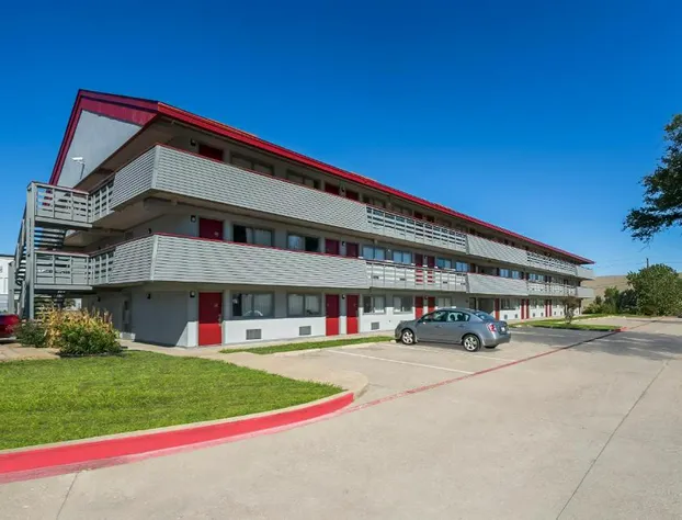 Red Roof Inn Dallas - DFW Airport North hotel detail image 3