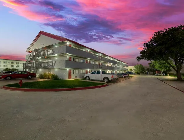 Red Roof Inn Dallas - DFW Airport North hotel detail image 4