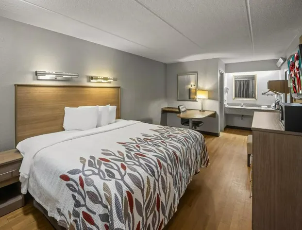 Red Roof Inn Greensboro Airport hotel detail image 4