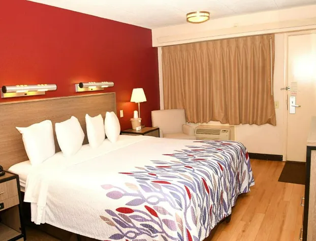 Red Roof Inn Richmond South hotel detail image 4