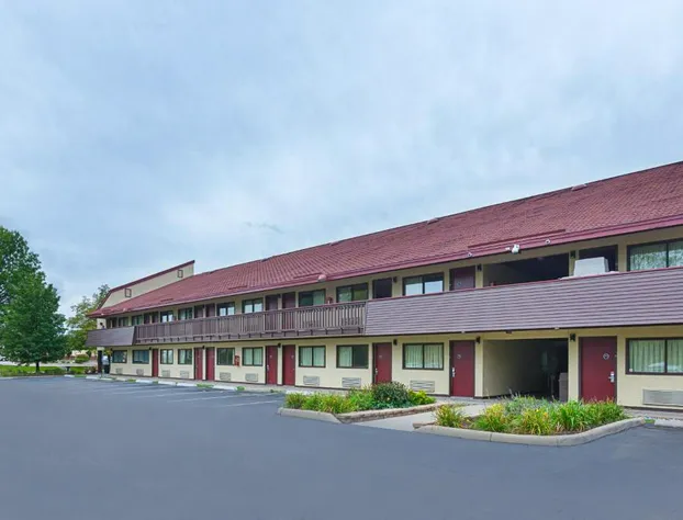 Red Roof Inn Lansing West - MSU hotel detail image 4