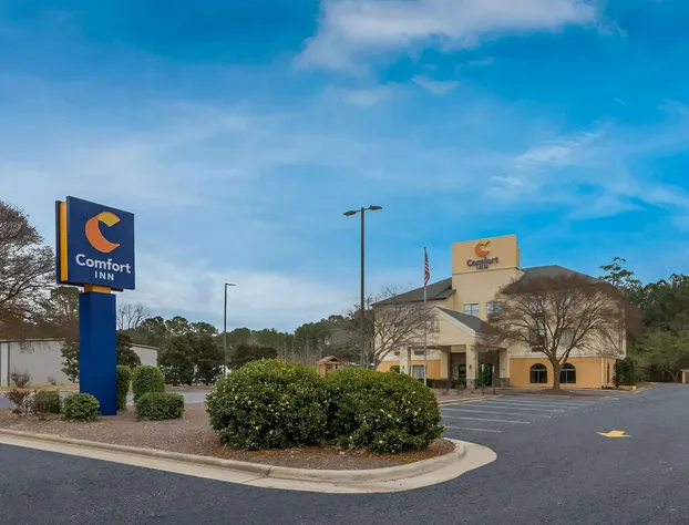 Comfort Inn Fayetteville I-95 hotel detail image 3